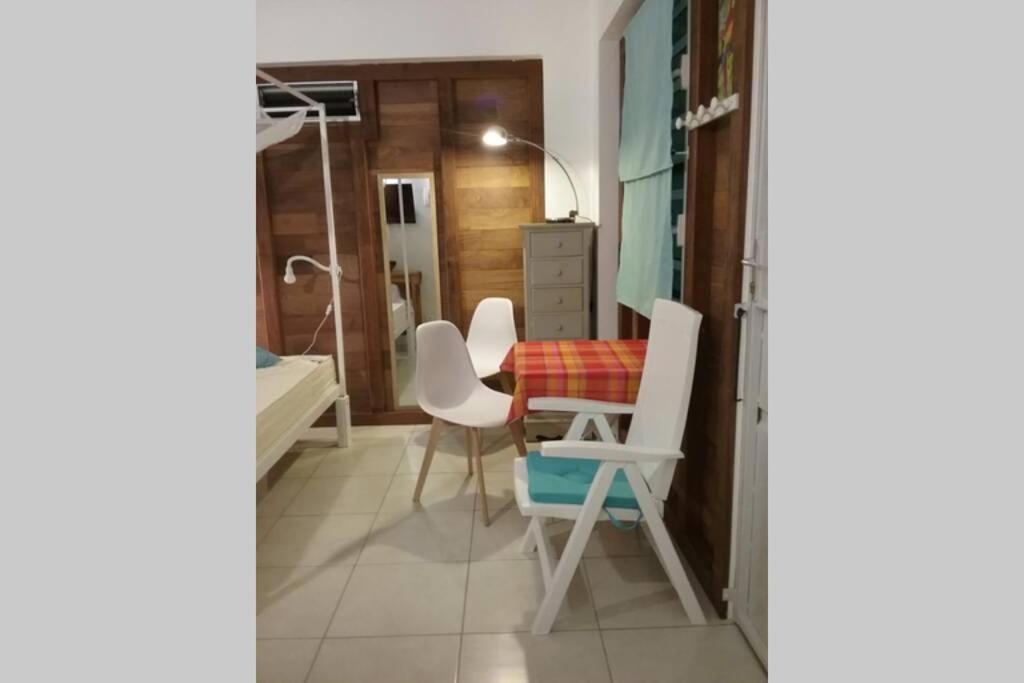 Gite Cajou Dans Jardin Tropical Ventile A Sainte-Anne المظهر الخارجي الصورة